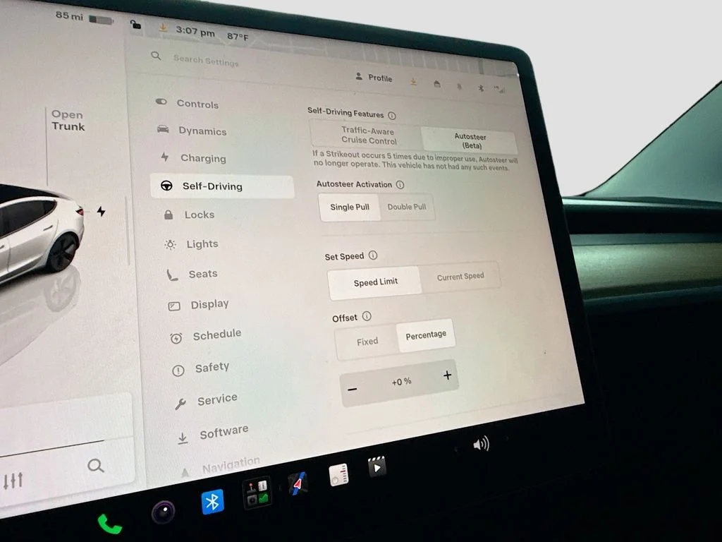 Used 2023 White Tesla Base image 34