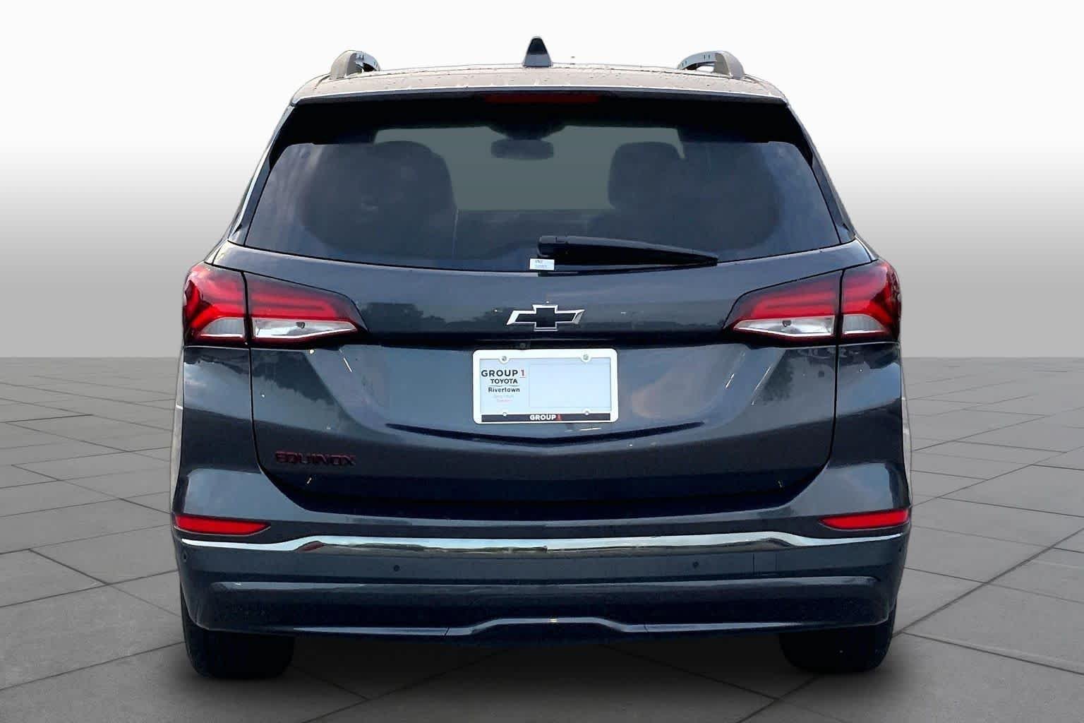 Used 2022 Iron Gray Metallic Chevrolet Premier image 5