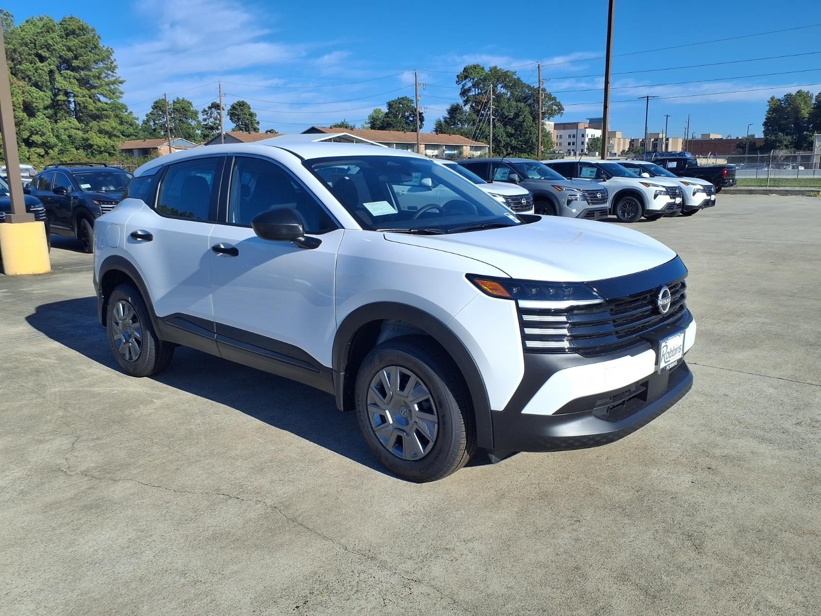2027 Nissan Kicks photo 3 of 25