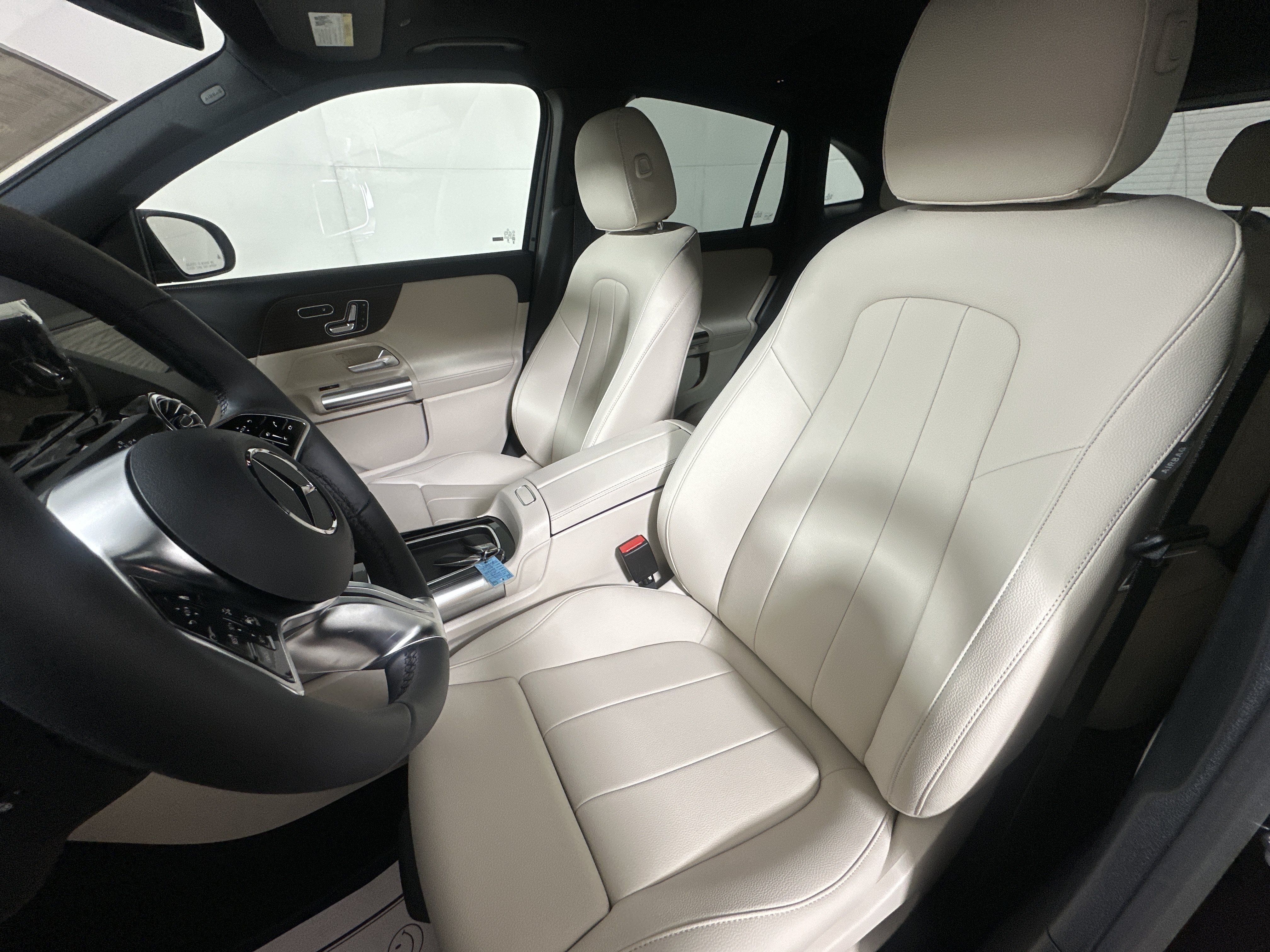 New 2026 COSMOS BLACK METALLIC Mercedes-Benz GLA 250 image 9