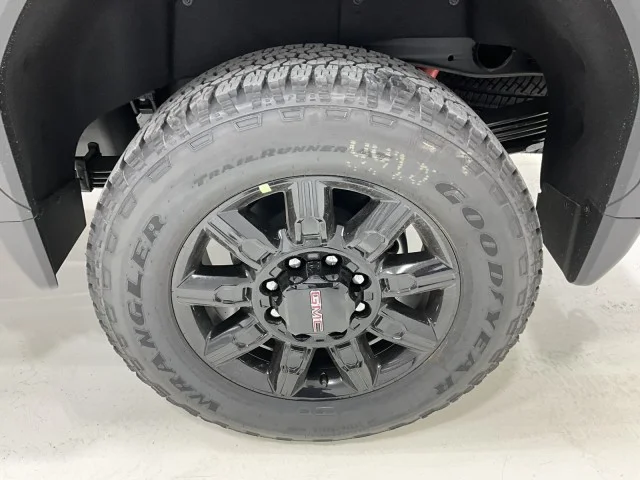 2026 GMC Sierra 2500HD AT4 - Photo 10