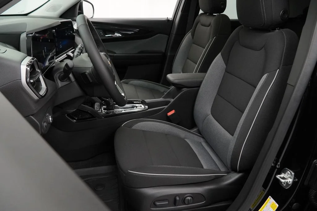 New 2026 Mosaic Black Metallic Chevrolet LT image 6