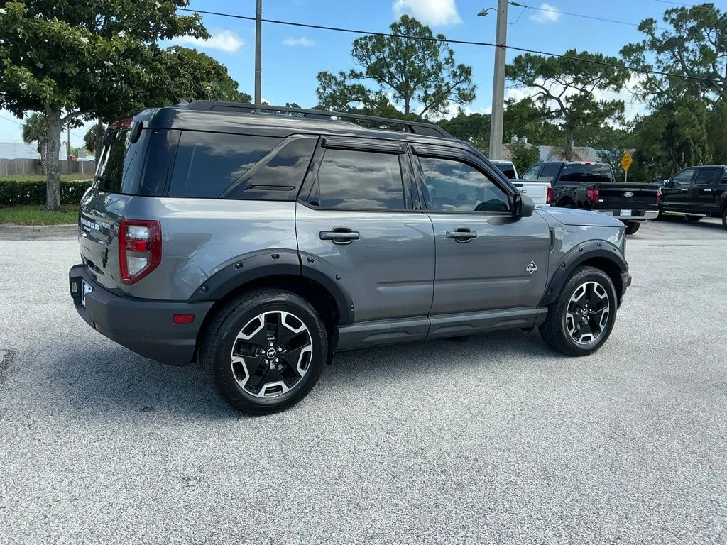 Used 2021 Gray Ford Outer Banks image 9