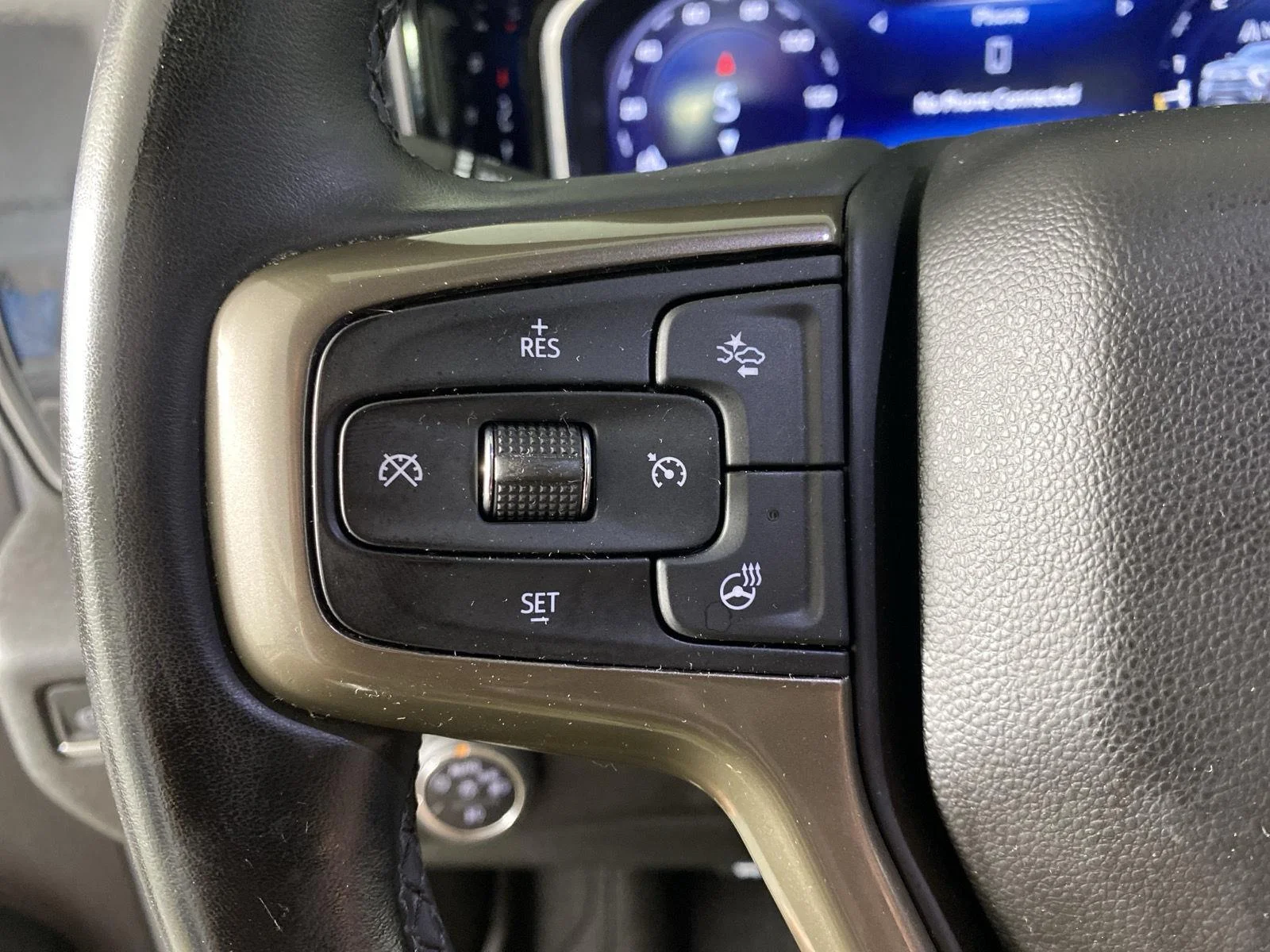Used 2024 Iridescent Pearl Tricoat Chevrolet High Country image 17
