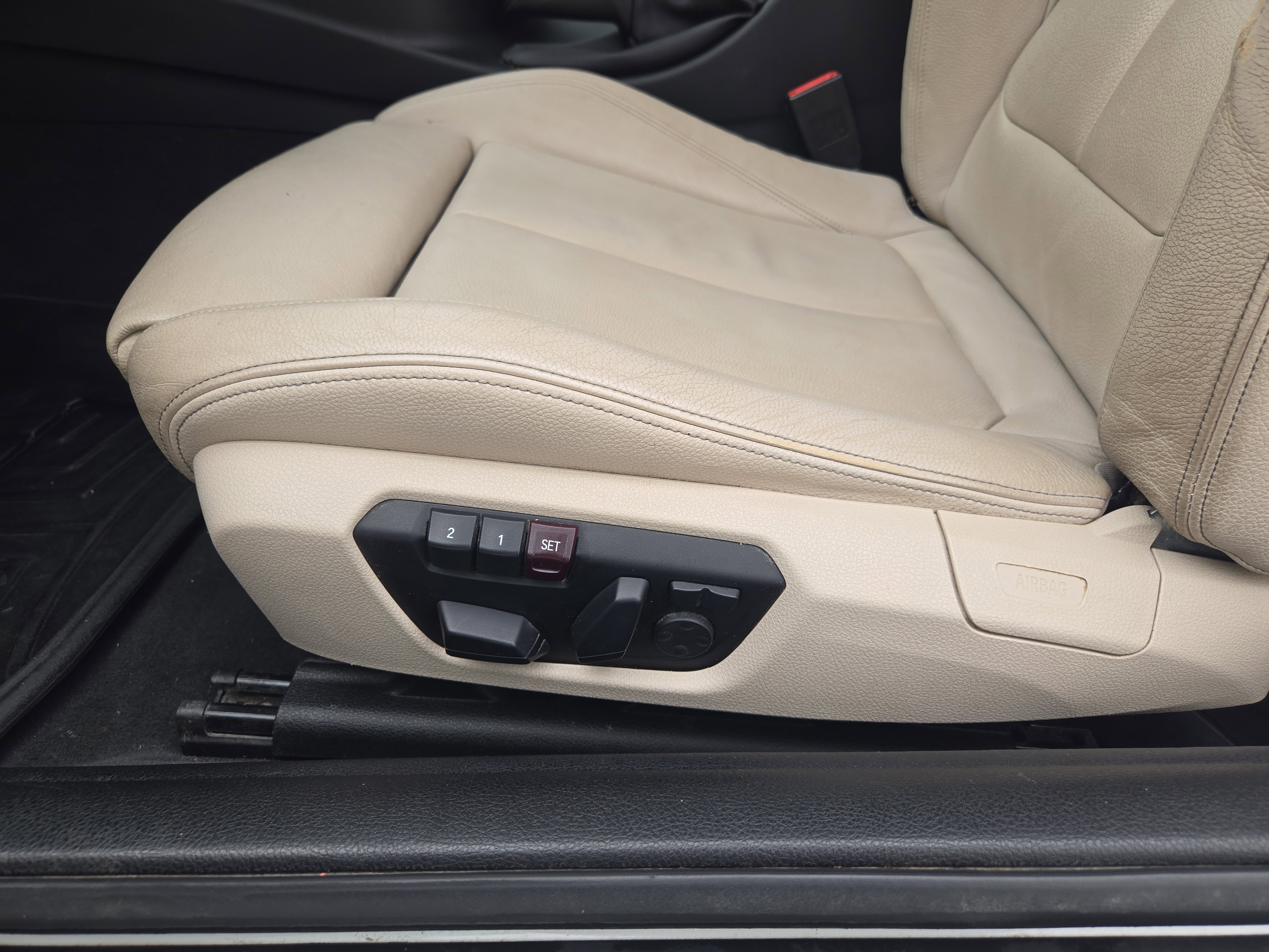 Used 2015 White BMW 428i xDrive image 26