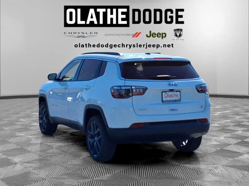 New 2026 Bright White Clear-Coat Exterior Paint Jeep  image 3