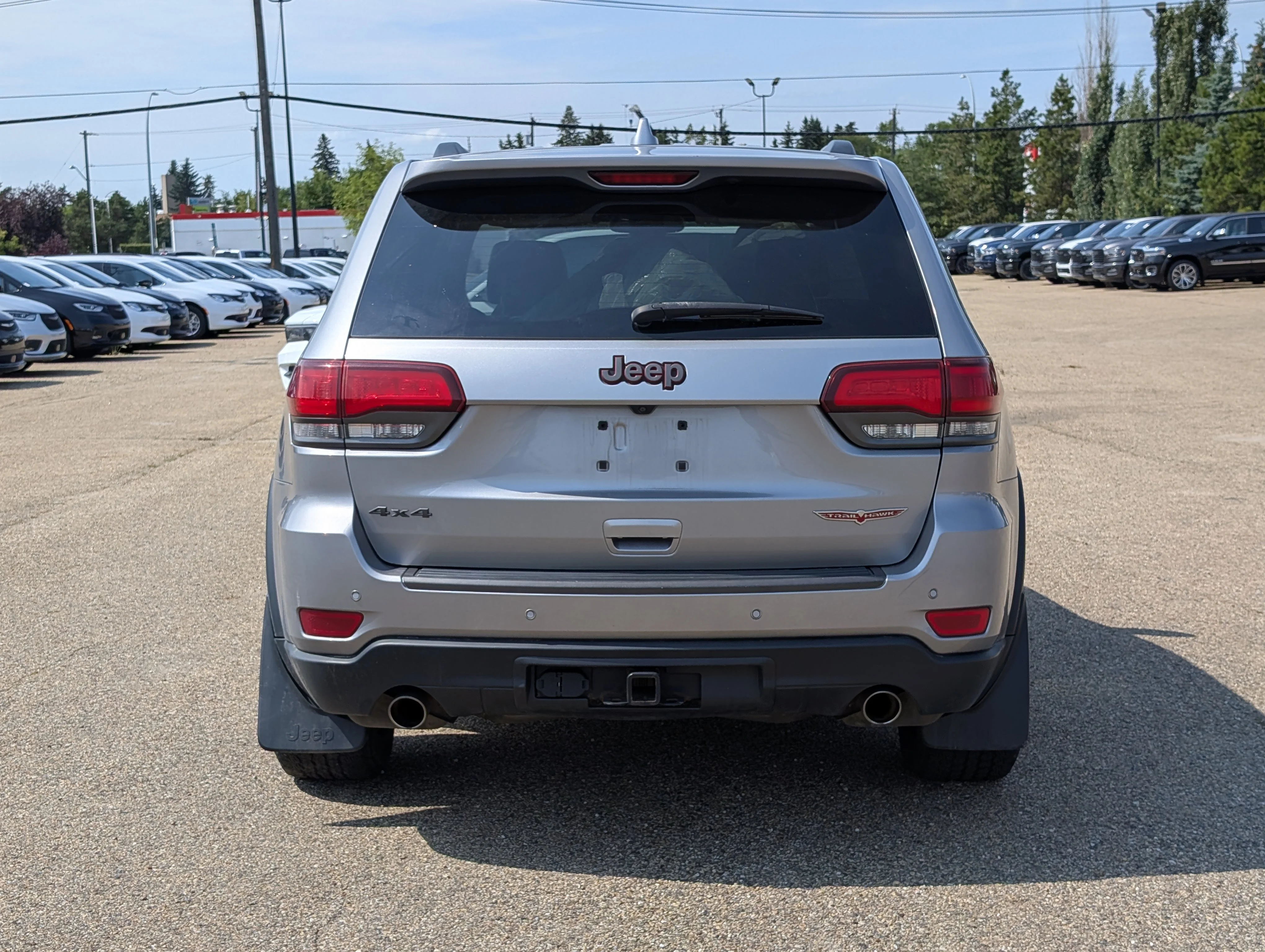 Used 2017 Billet Metallic Jeep Trailhawk image 5
