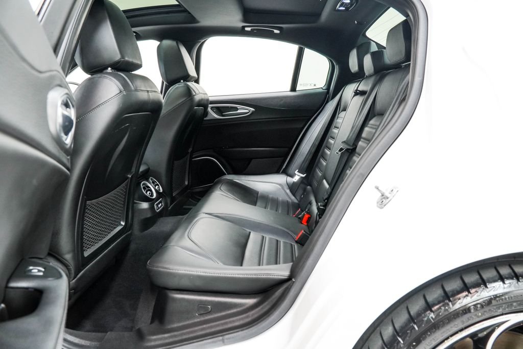 Used 2023 White Alfa Romeo Veloce image 19