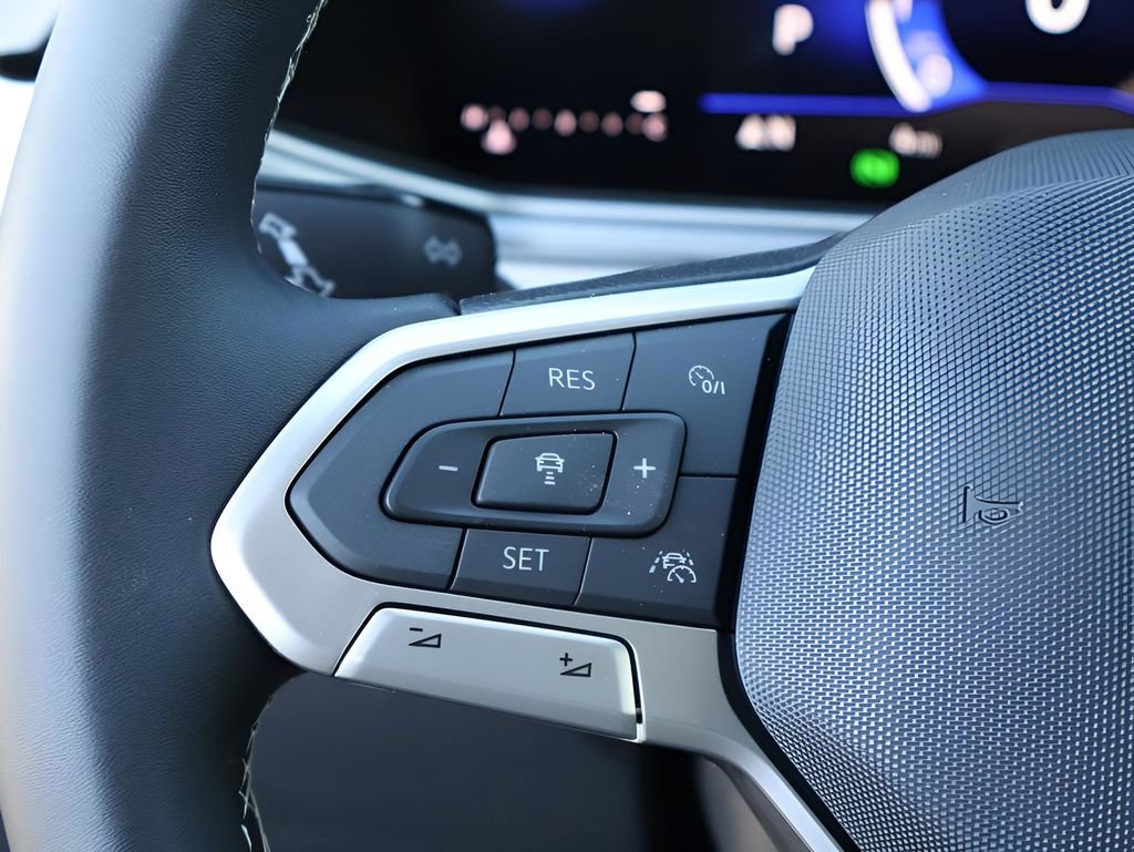 2025 Volkswagen Taos SE - Photo 33