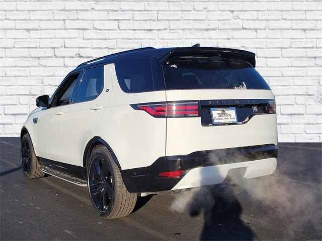 Used 2025 White Land Rover Dynamic se image 4