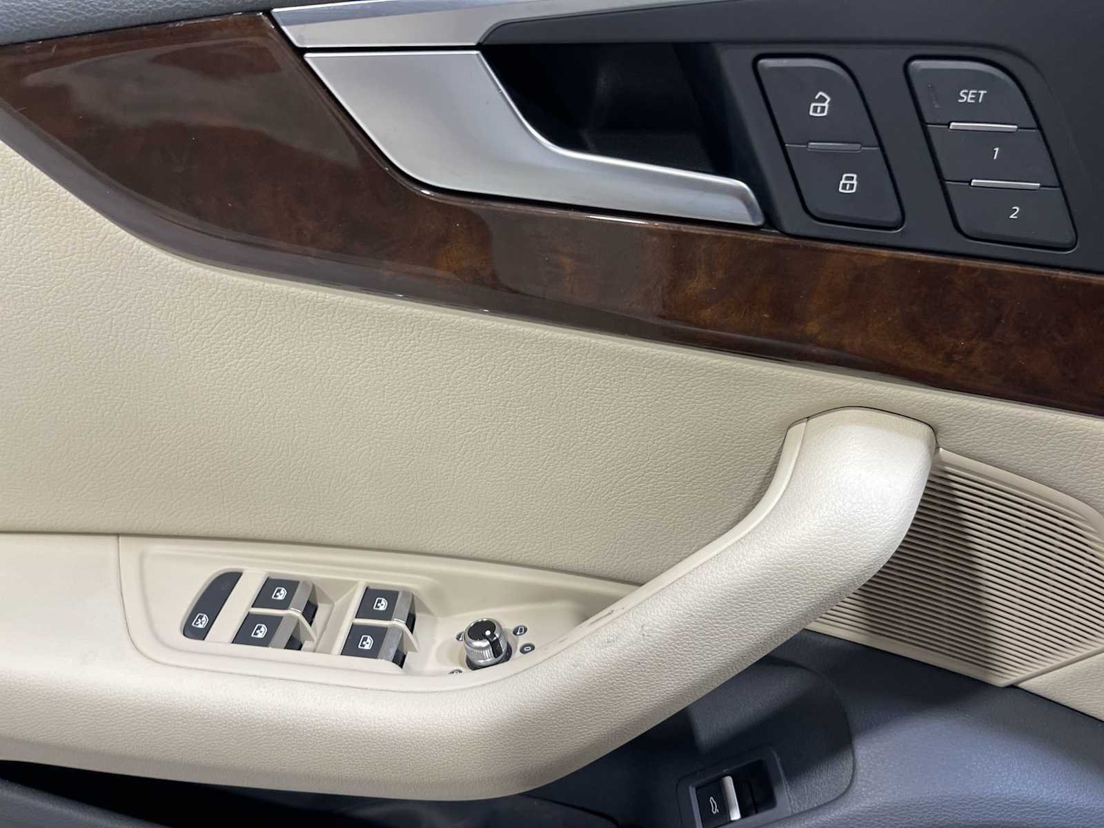 Used 2018 White Audi Tech Premium Plus image 23