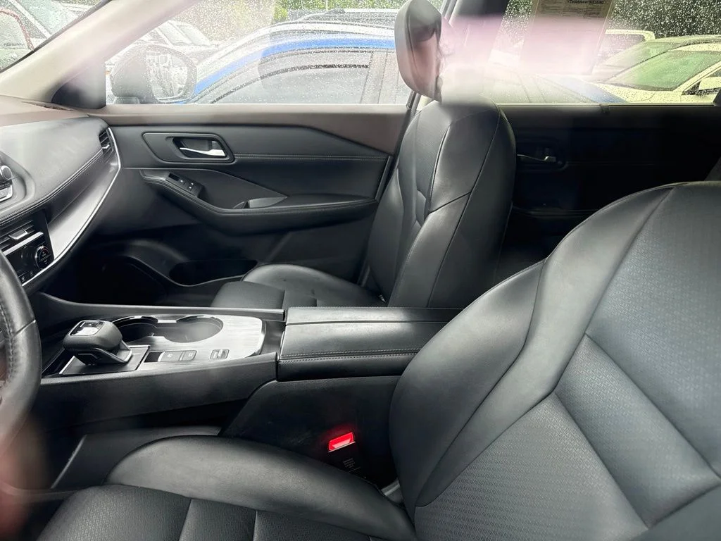 Used 2023 Black Nissan SV image 4
