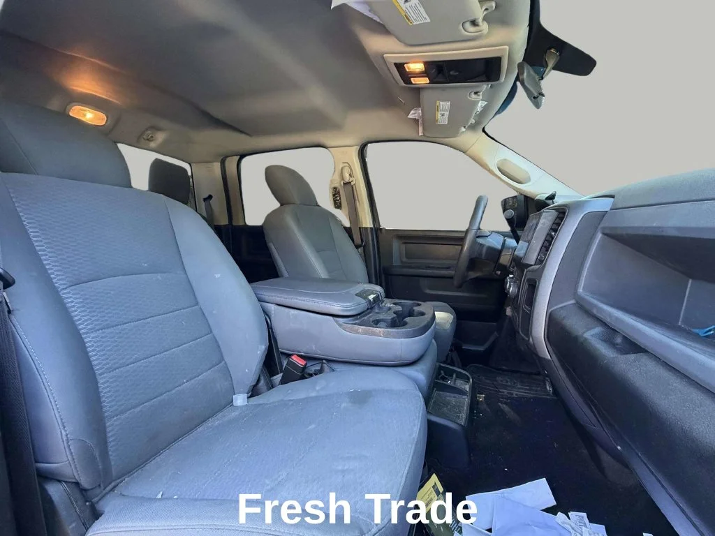 Used 2018 Bright Silver Clearcoat Metallic Ram Tradesman image 10