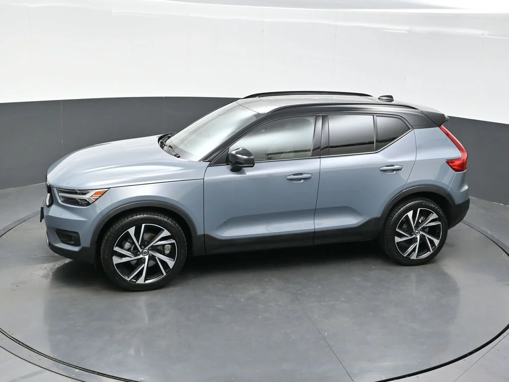 Used 2021 Thunder Gray Metallic Volvo R-Design image 29
