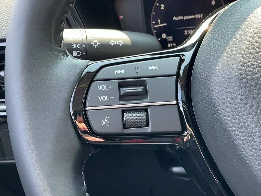 Used 2026 Silver Honda EX-L image 35