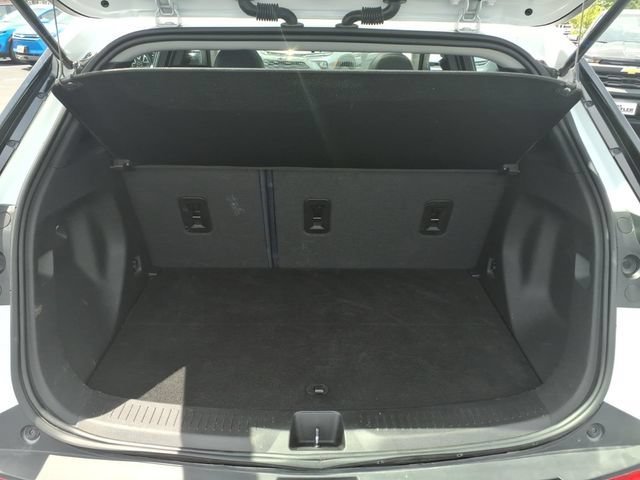 Used 2022 SUMMIT WHITE Chevrolet Premier image 21