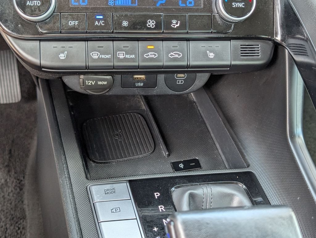 Used 2025 Silver Hyundai SEL Convenience image 10