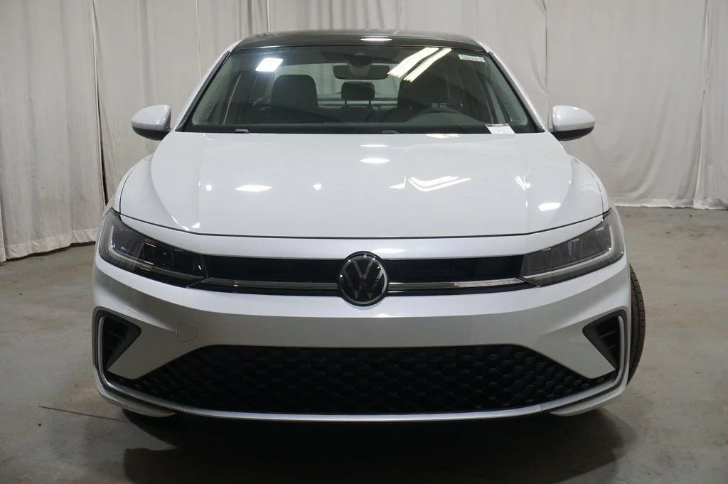 Certified Used 2026 White Volkswagen 1.5T SE image 5