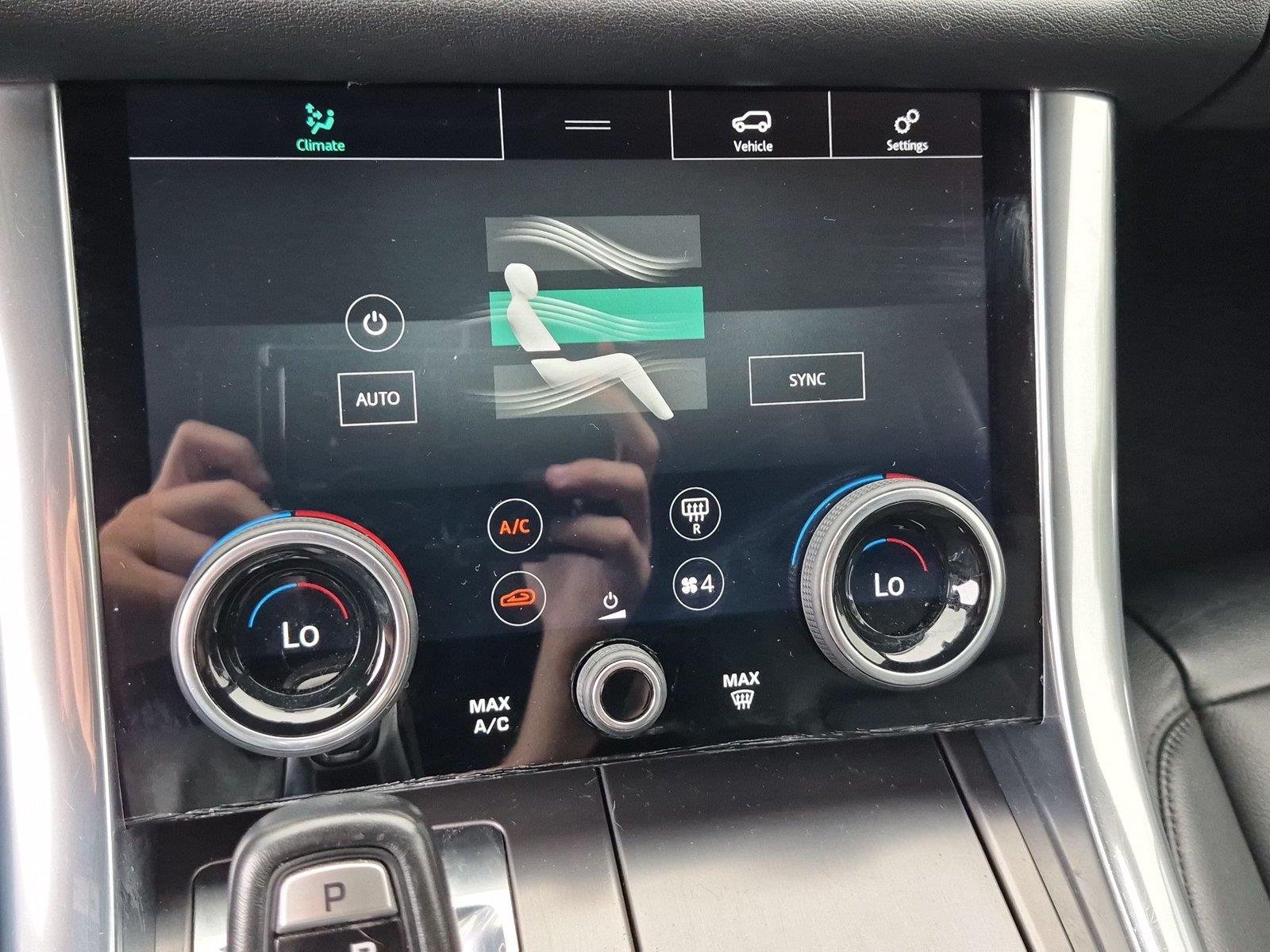 Used 2018 Fuji White Land Rover SE image 27