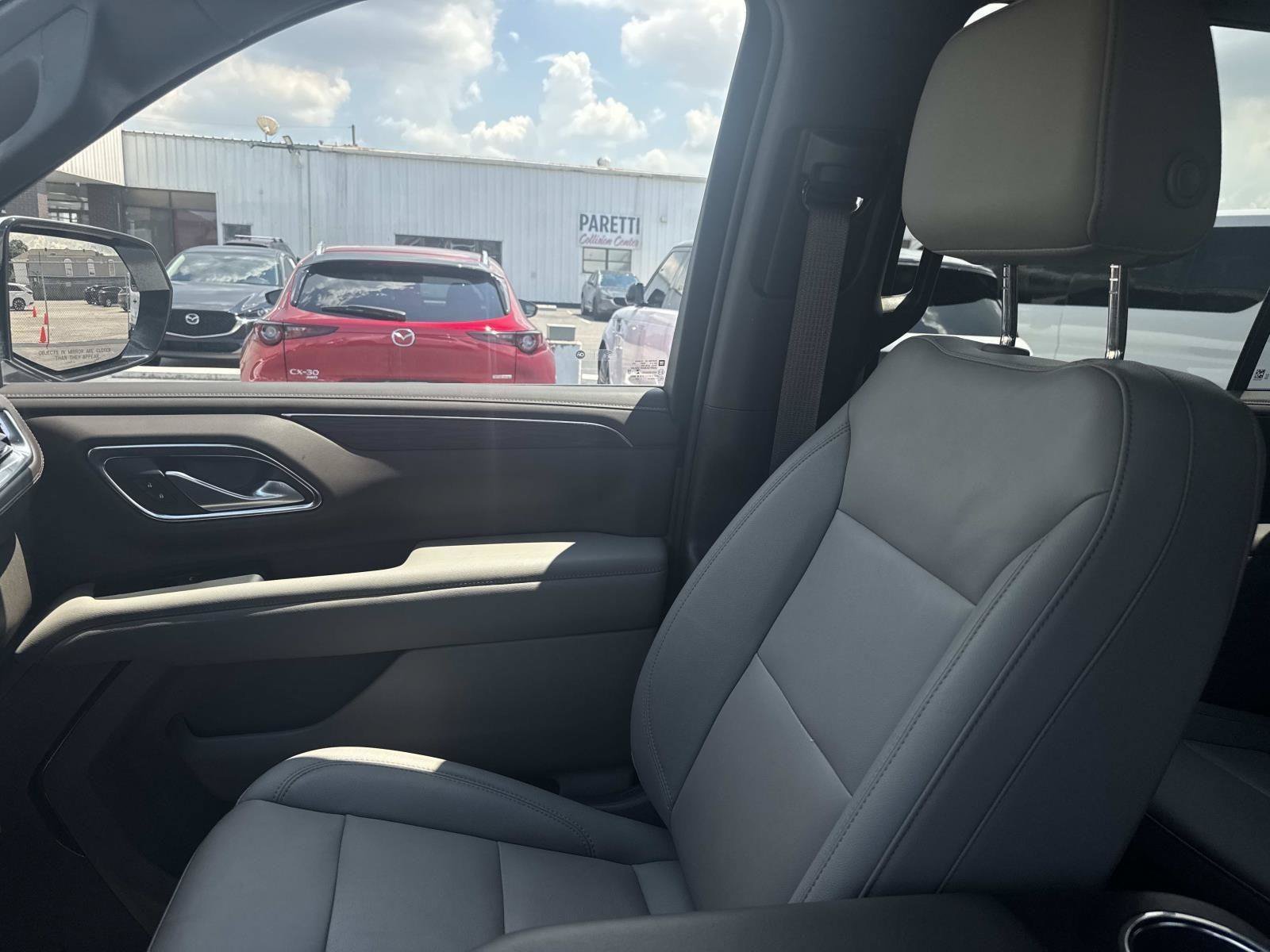 Used 2022 White Chevrolet Z71 image 15