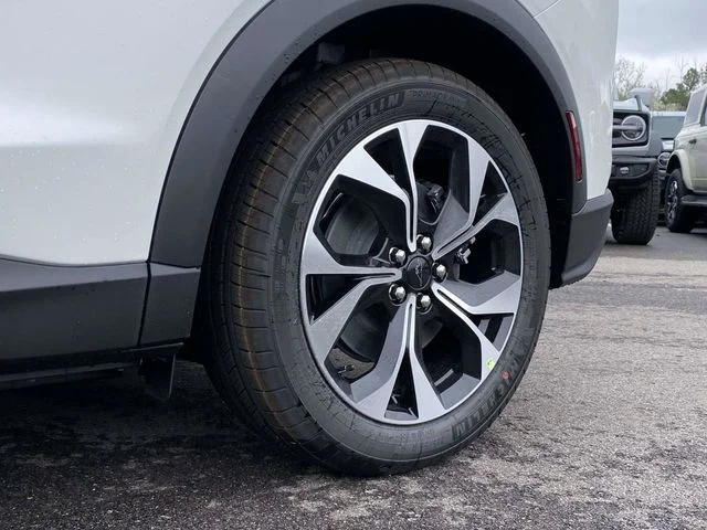 New 2026 White Ford Select image 21
