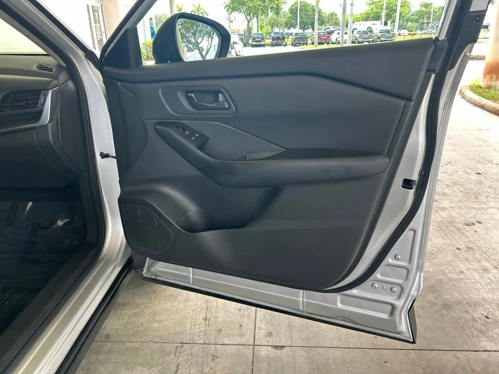 Used 2024 Silver Nissan S image 24