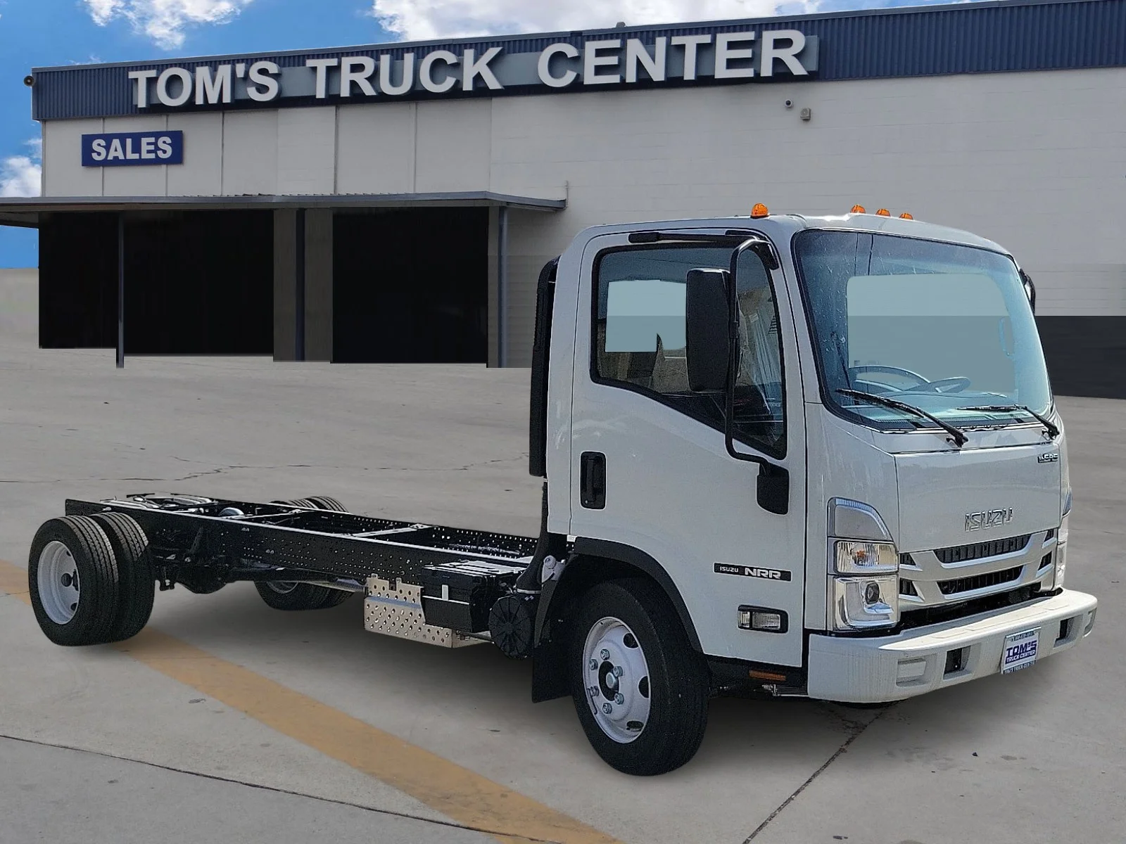 2025 Isuzu NRR's photo