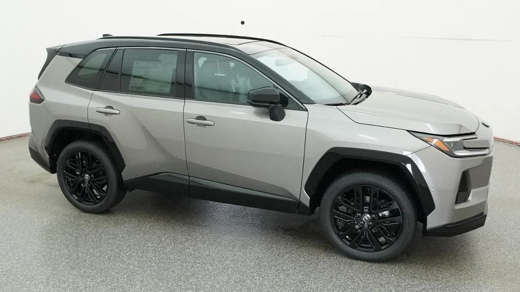 New 2026 Meteor Shower with Midnight Black Metallic roof Toyota XSE image 12