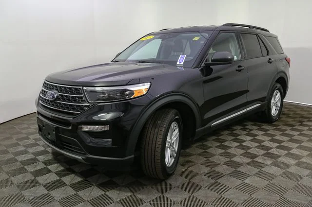 Used 2023 Black Ford XLT image 5