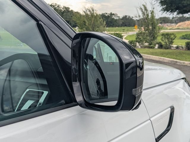 New 2026 Fuji White Land Rover Dynamic SE image 11