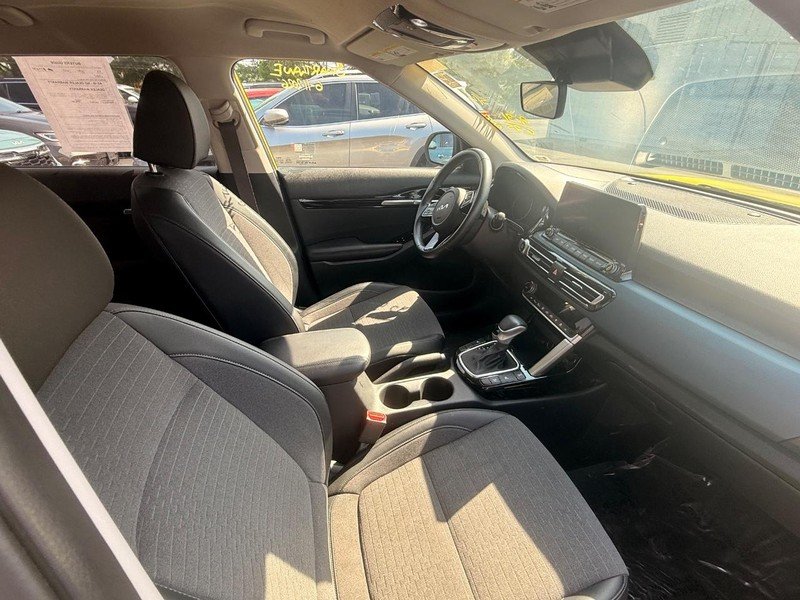 Used 2023 Starbright Yellow/Black Roof Kia Nightfall DCT AWD image 6