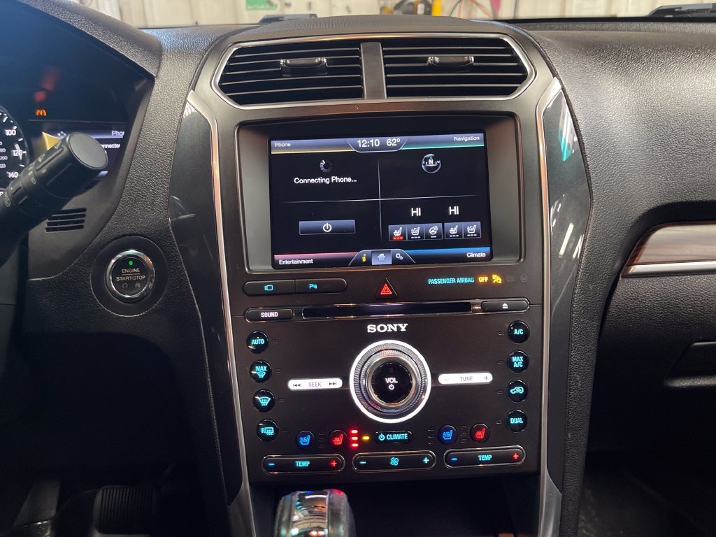 Used 2016 Black Ford Limited image 19
