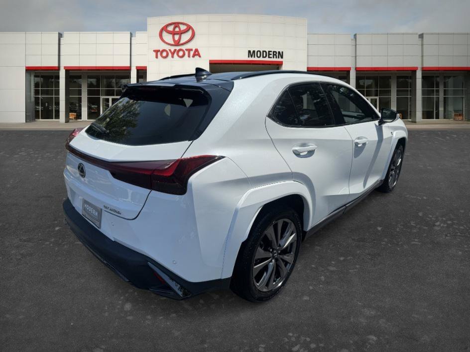 Used 2023 Ultra White Lexus UX 250h F SPORT Handling image 5
