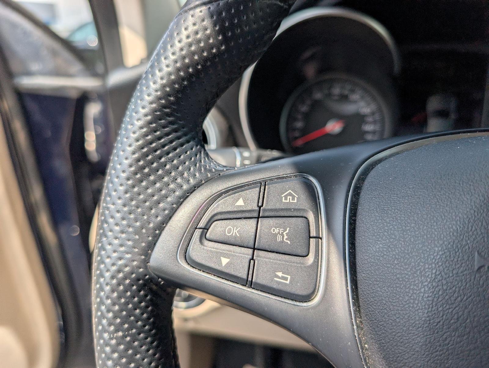 Used 2019 Lunar Blue Metallic Mercedes-Benz GLC 300 image 13