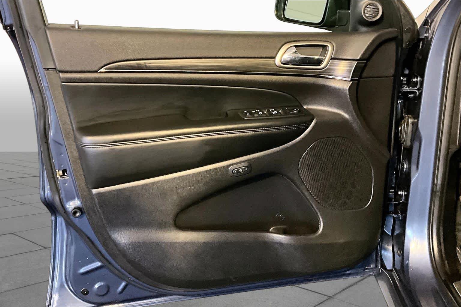 Used 2019 Slate Blue Pearl Coat Jeep Limited X image 22