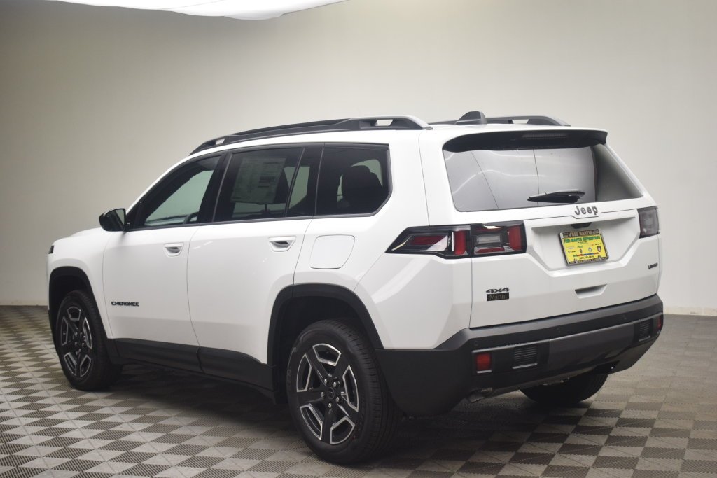 New 2026 Bright White Clear-Coat Exterior Paint Jeep Limited image 12