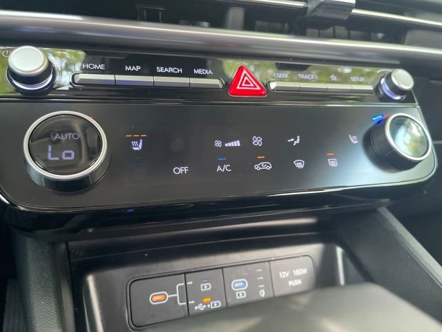 Used 2025 Silver Hyundai SEL Convenience image 15