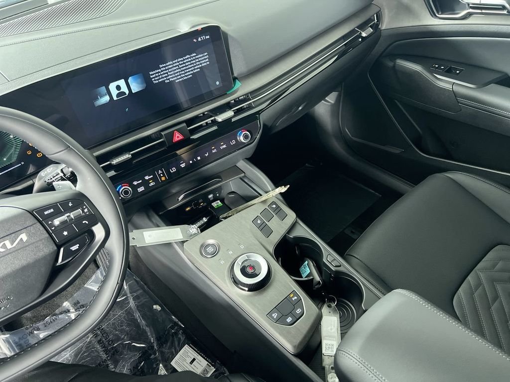 New 2026 Snow White Pearl Kia X-Line image 25