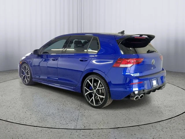 Used 2023  Volkswagen 2.0T image 3