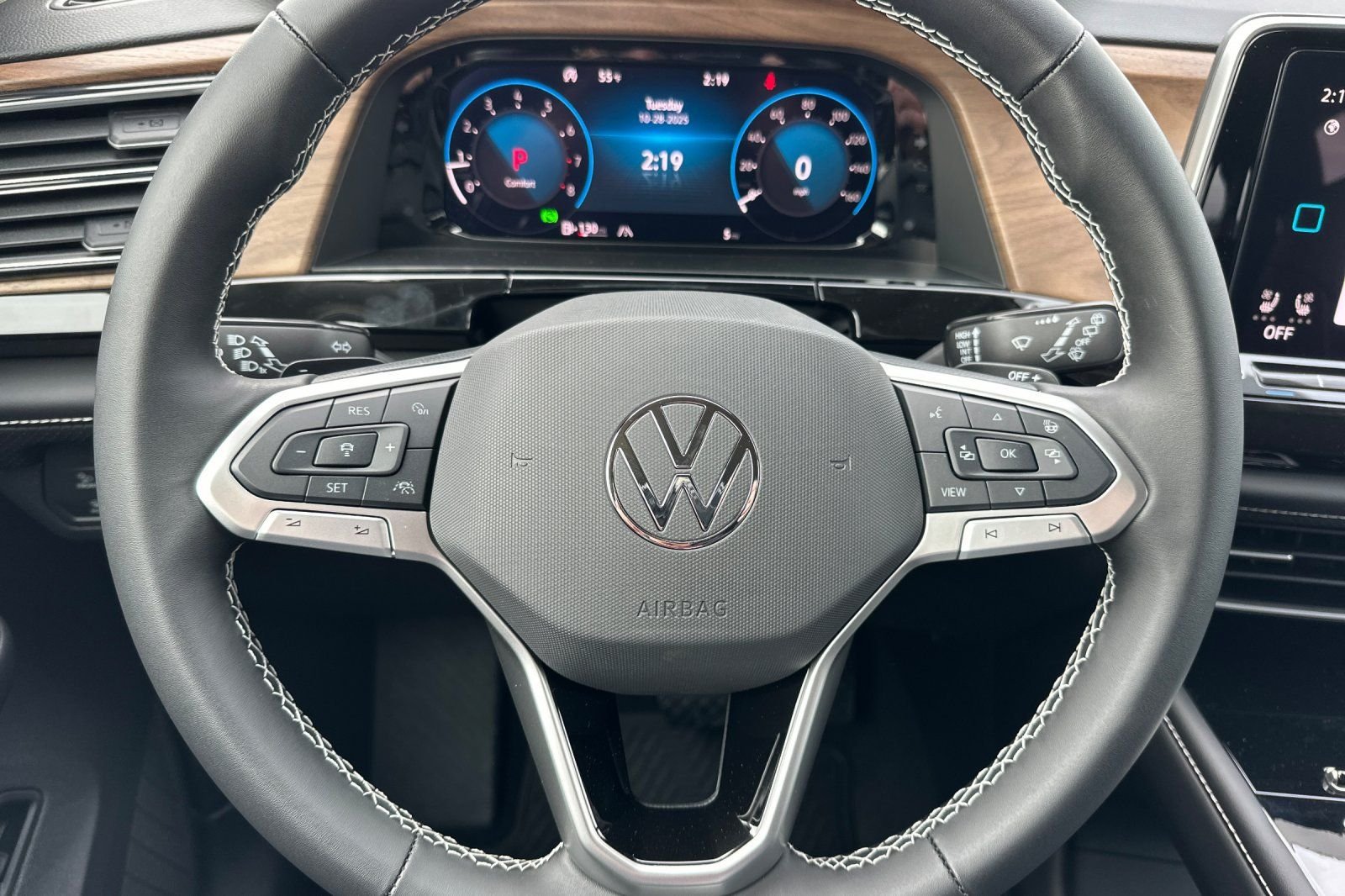 New 2026 White Volkswagen 2.0T SE w/Technology image 23