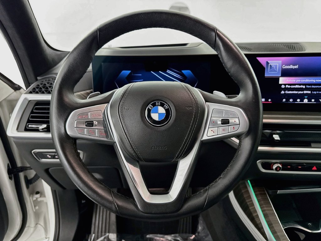 Used 2024 White BMW xDrive40i image 11