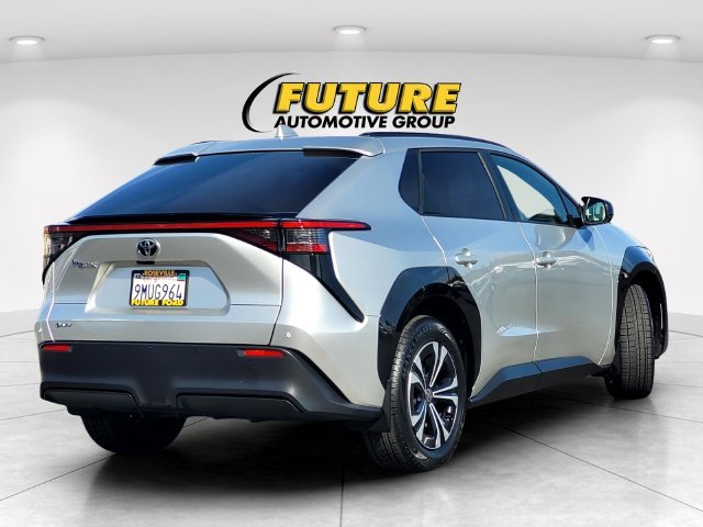 Used 2024 Silver Toyota XLE image 4