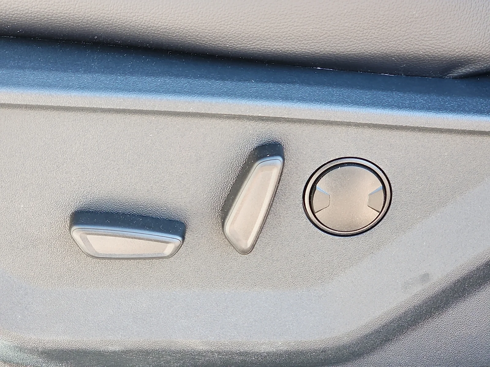 New 2026 Oxford White Ford Lariat image 16