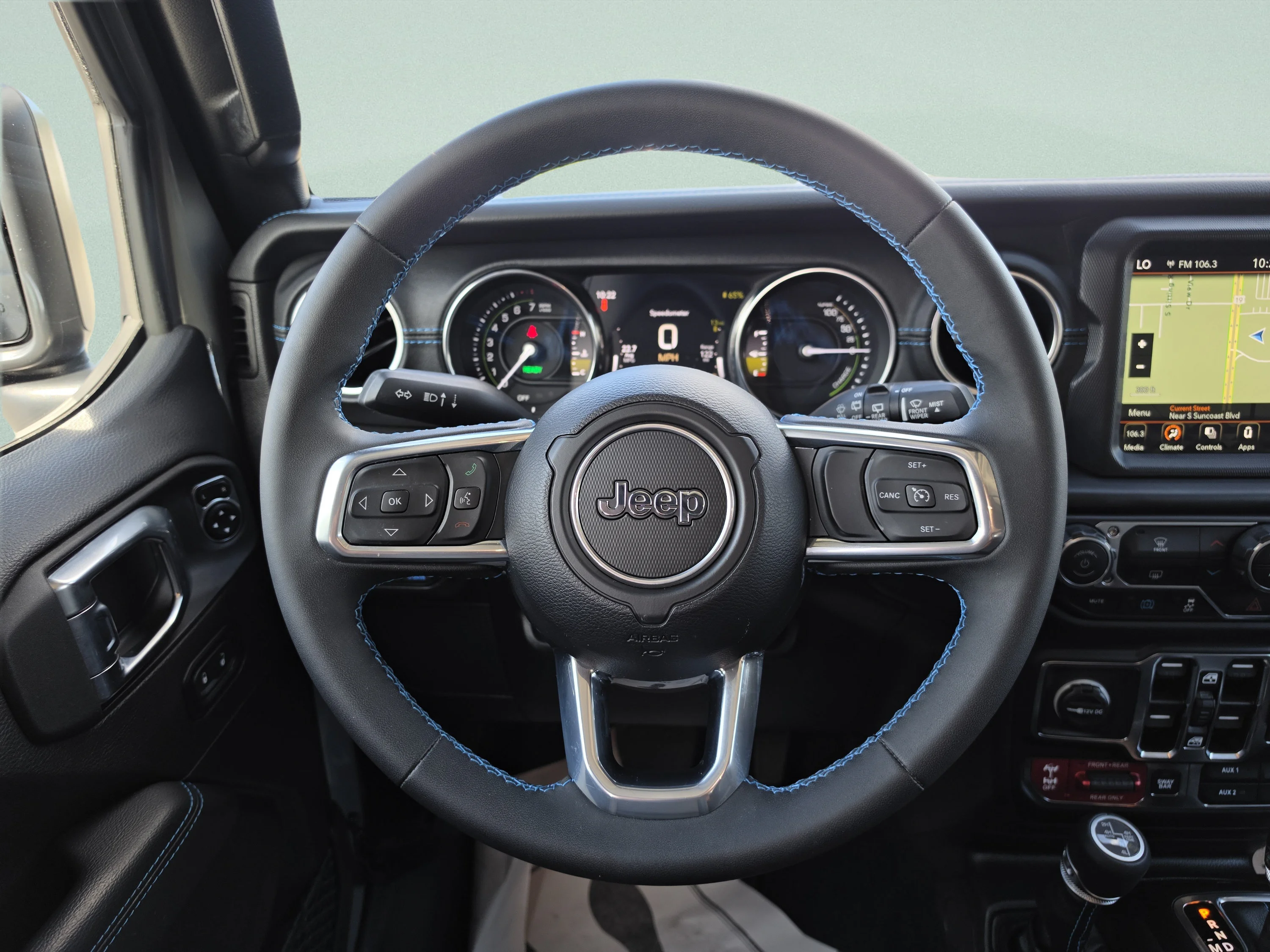 Used 2023 Sting-Gray Clearcoat Jeep Rubicon image 21