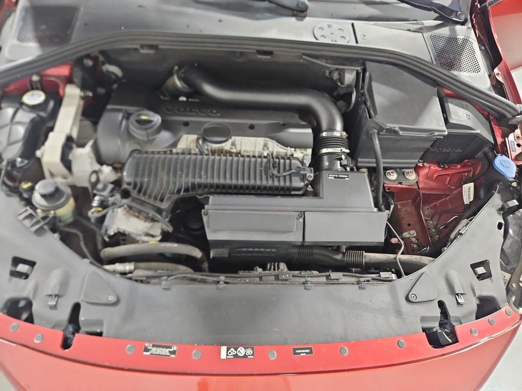 Used 2013 Red Volvo  image 21