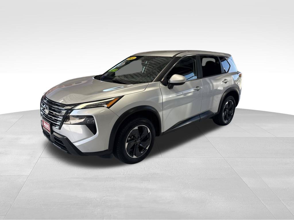 Used 2024 Silver Nissan SV image 2