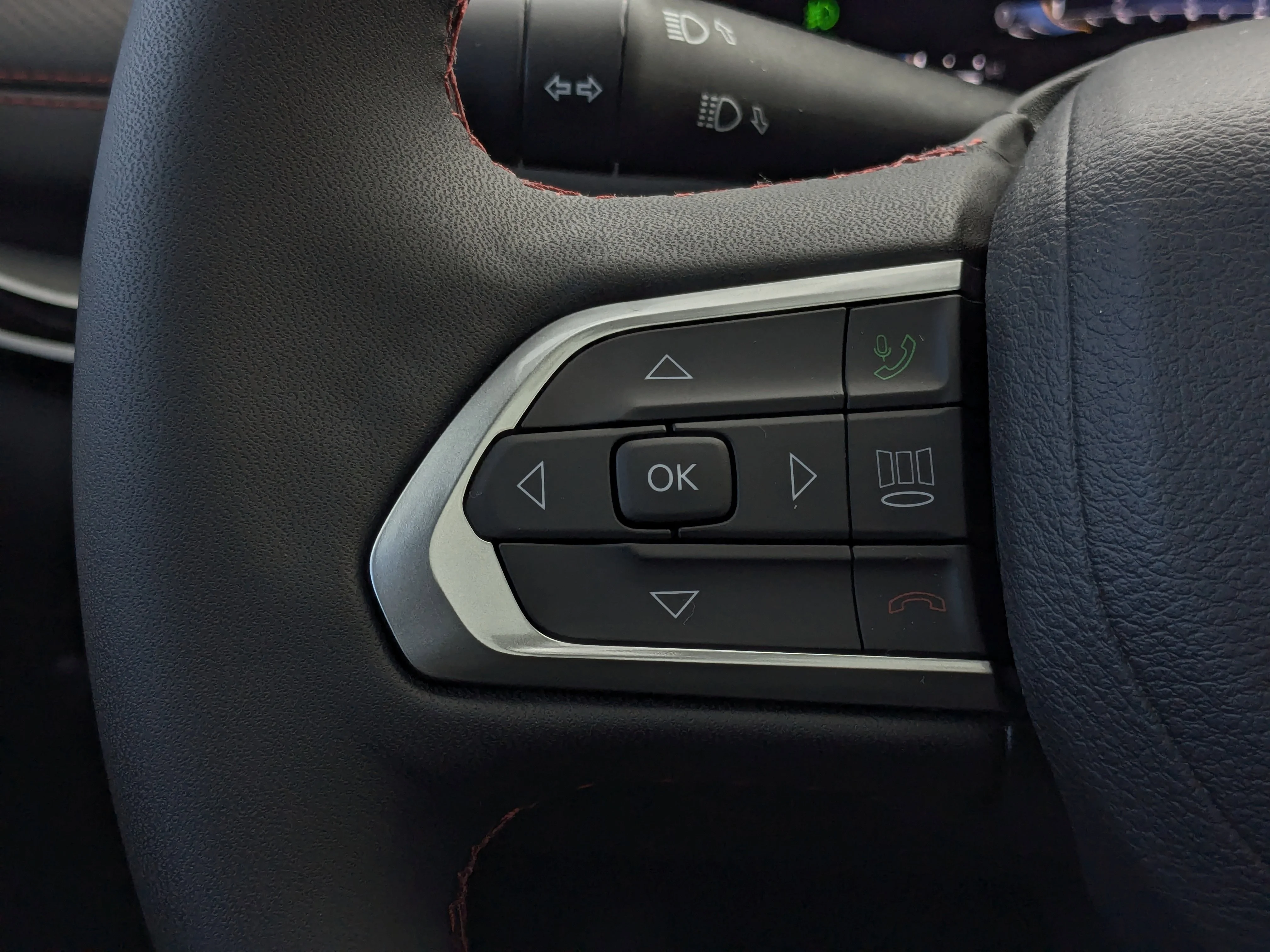 New 2026 Black Jeep Trailhawk - Sun Sound & Nav/Pano Roof/Active Driving Assist image 17