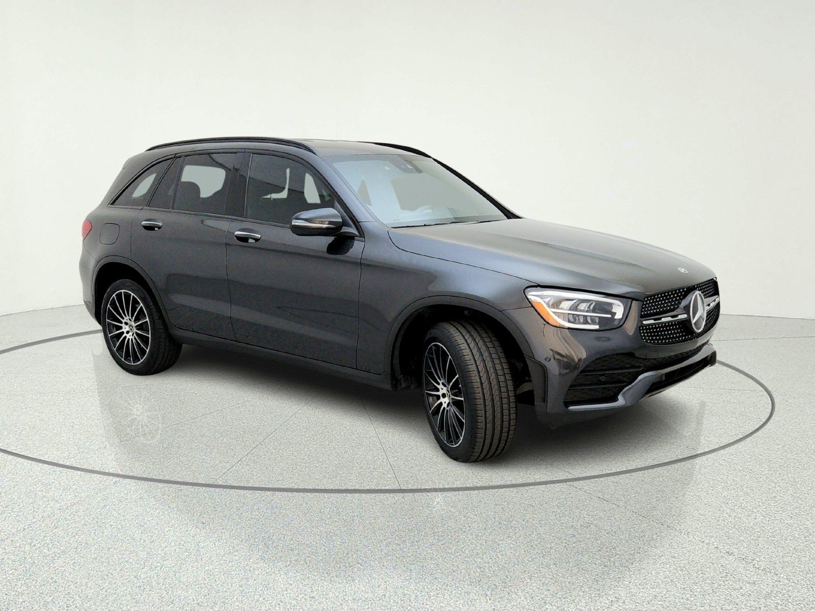 Certified Used 2022 Graphite Grey Metallic Mercedes-Benz GLC 300 image 5