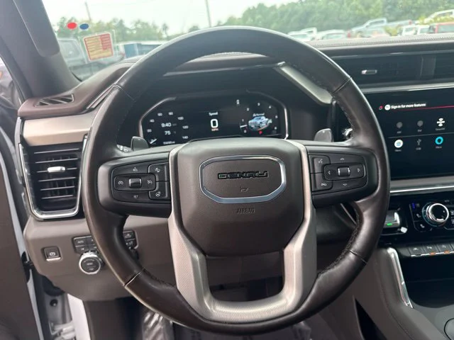 Used 2025 White GMC Denali image 29