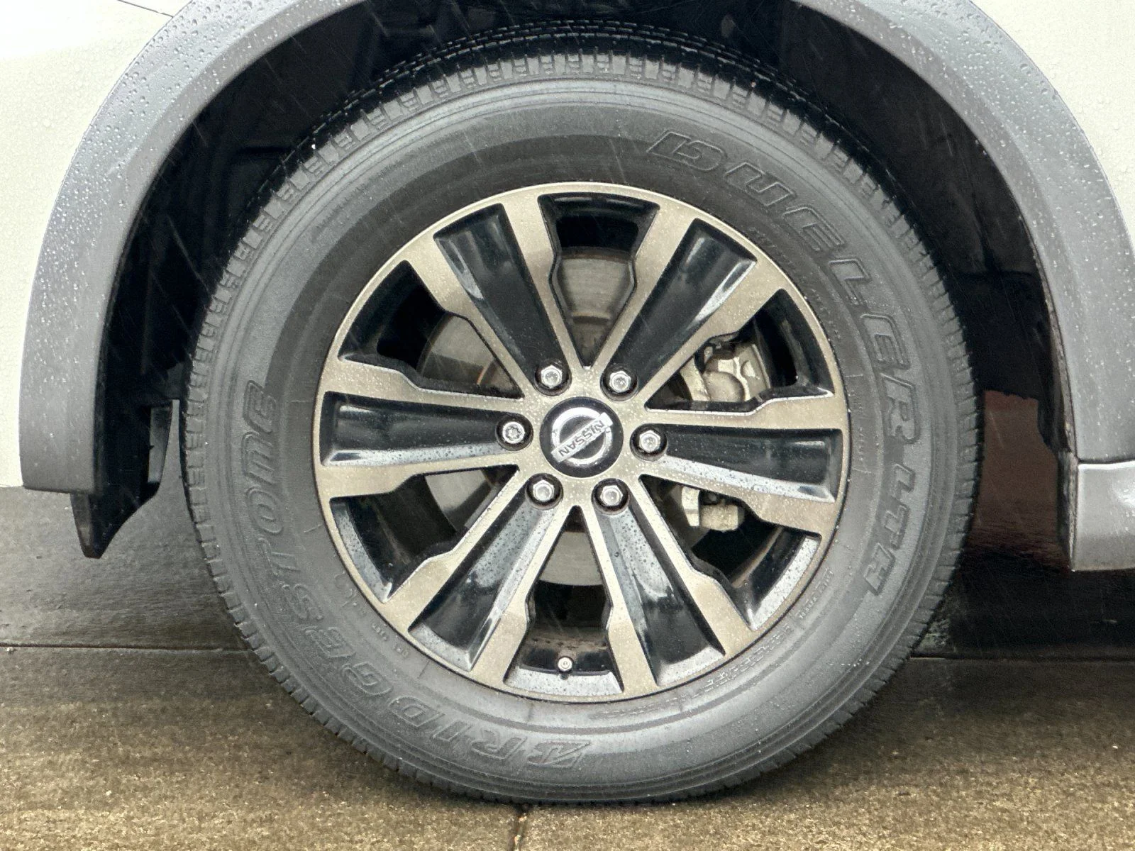 Used 2017 Pearl White Nissan Platinum image 25